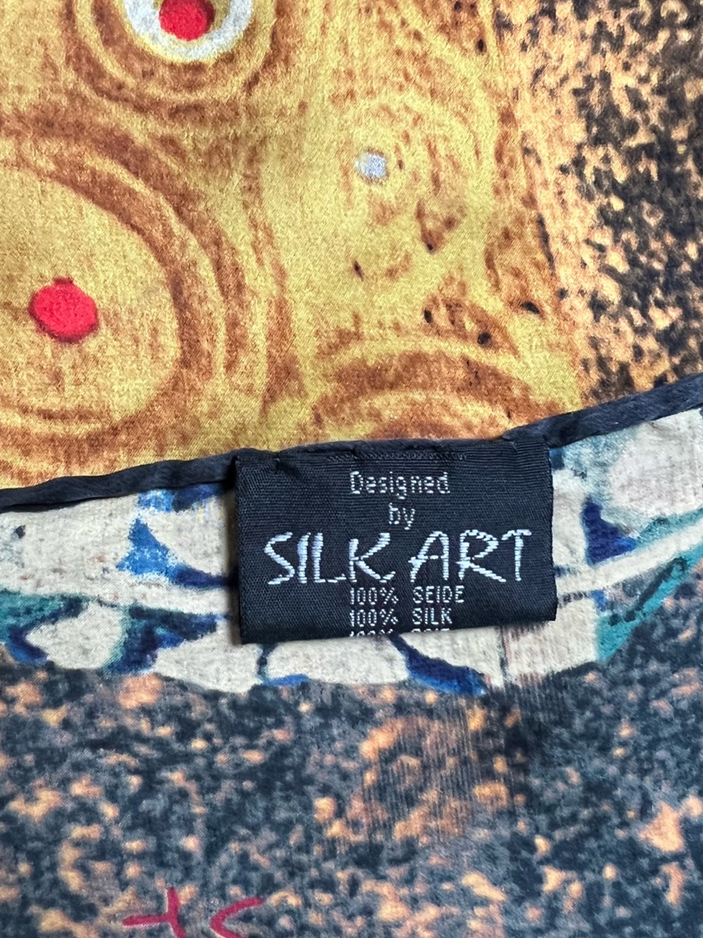 Gustav Klimt The Kiss Silk Square Scarf Art Nouveau Gold Black Hand Rolled Hem - Picture 7 of 10